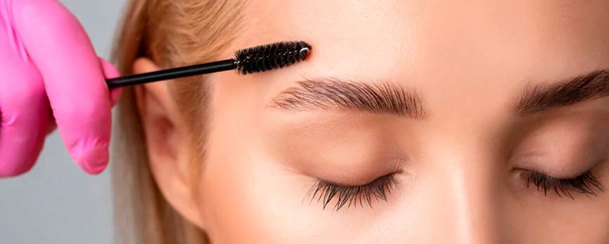 ¿Qué es el maquillaje soap brows?