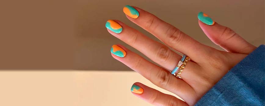Uñas bicolor, la tendencia que triunfa en la manicura