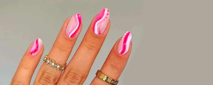 Uñas blancas y fucsia en wave