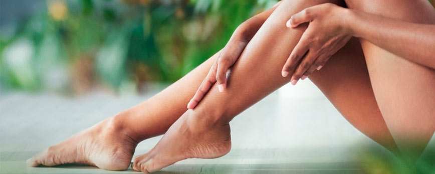 ¿Cómo quitar los granos en las piernas?
