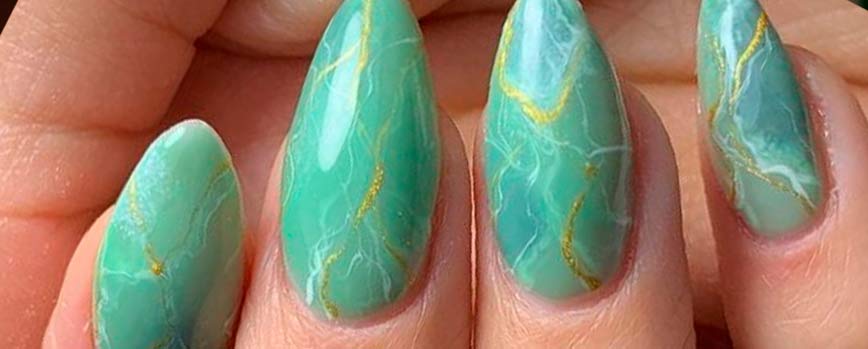 Inspiraciones de diseños de efecto marmol en uñas