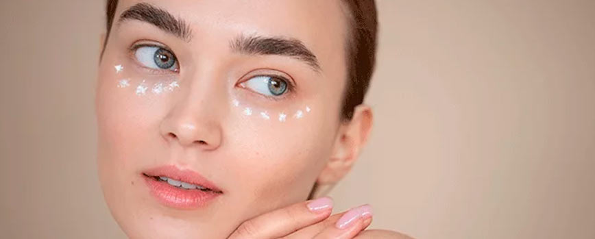 La importancia de usar protección solar para las ojeras pigmentadas