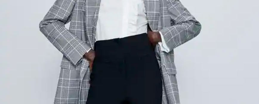 Tonos oscuros en los pantalones para disimular barriga y estómago