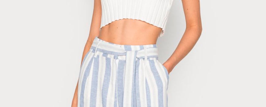 Telas gruesas en pantalones para disimular barriga y estómago