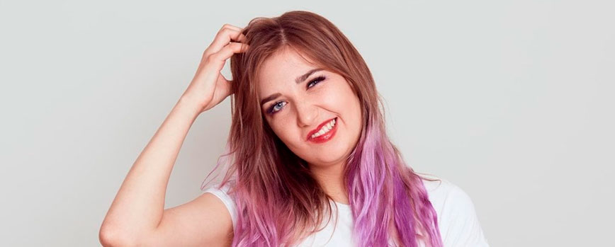 ¿Por qué me pica la cabeza? Causas principales