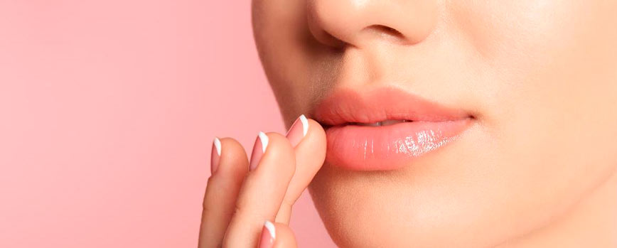Labios brillantes y jugosos