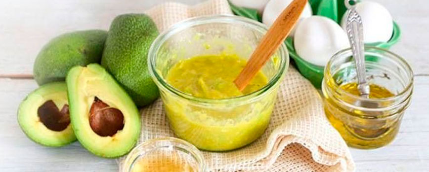 Mascarilla con clara de huevo para el pelo