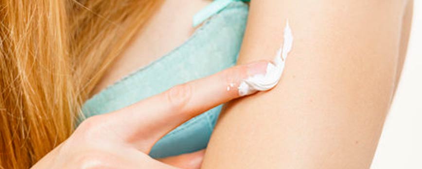 ¿Cómo aplicar crema anestésica para tatuajes?