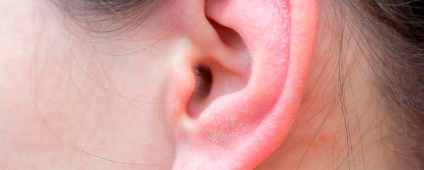 Dermatitis seborreica en las orejas: tipos y síntomas