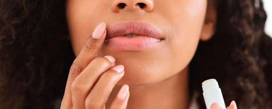 ¿Cómo prevenir las quemaduras solares en los labios?