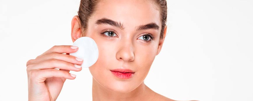 Beneficios de incorporar tónicos con ácido glicólico en la rutina facial