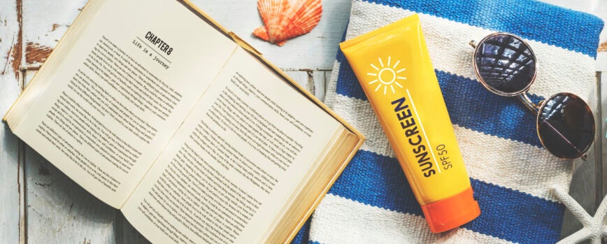 Gafas de sol con pantalla solar Towel Book Recess Relax Concept