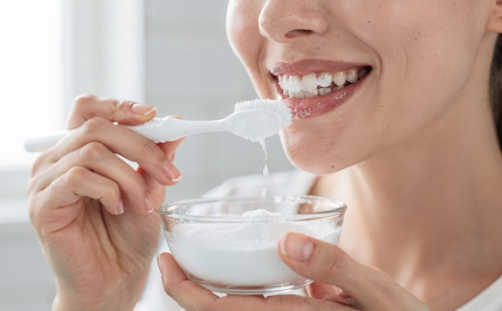cepillarte los dientes con bicarbonato