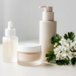 productos cosméticos y al lado rama de espino blanco