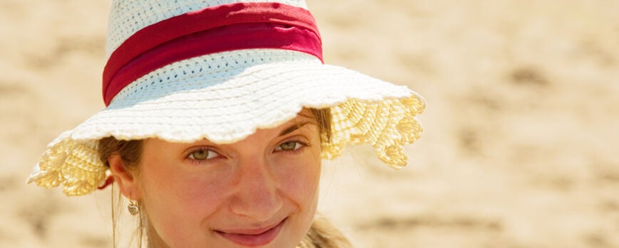 Niña llevaba sombrero de paja