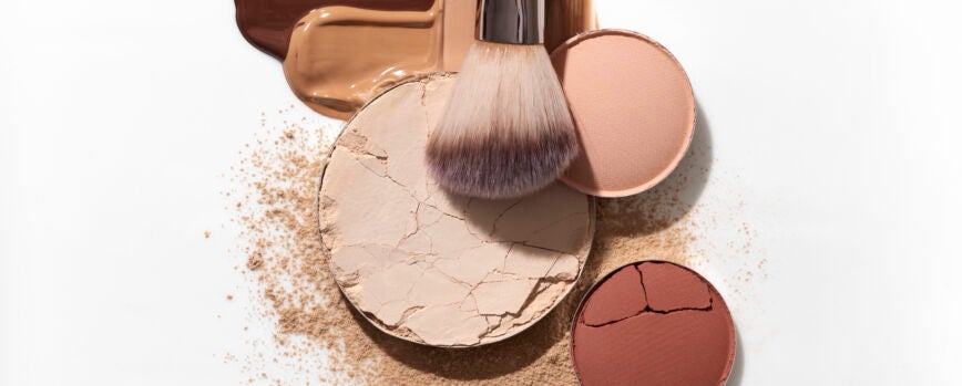 Combinación de texturas de maquillaje
