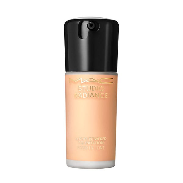 MAC Cosmetics Studio Radiance Serum-Powered Foundation NC18