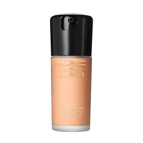 MAC Cosmetics Studio Radiance Serum-Powered Foundation NW18