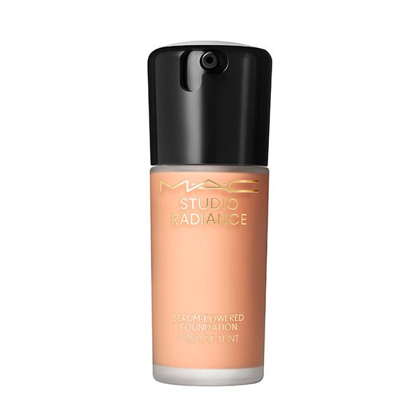 MAC Cosmetics Studio Radiance Serum-Powered Foundation Nw25